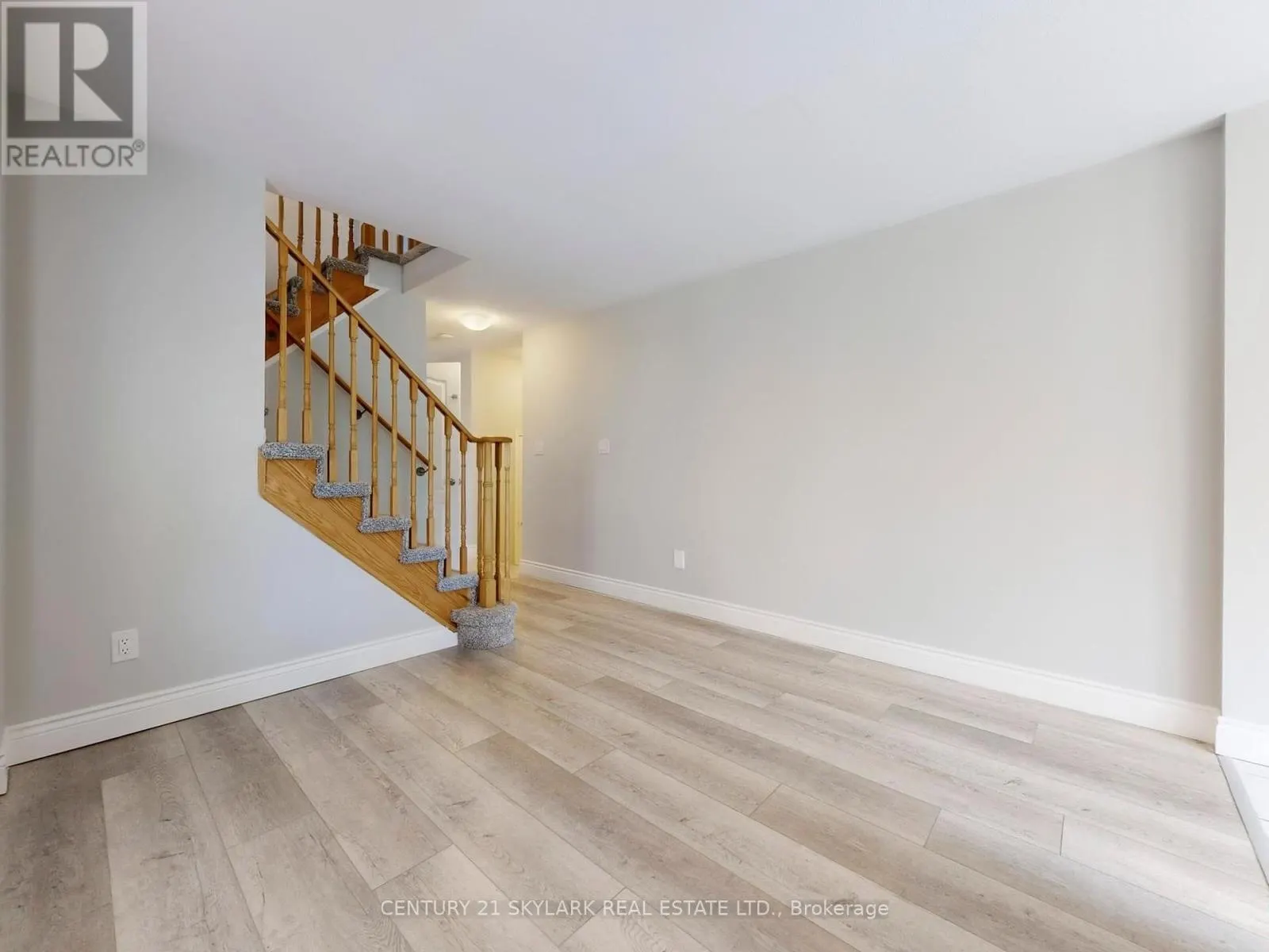 507 WINDFIELDS FARM DRIVE W