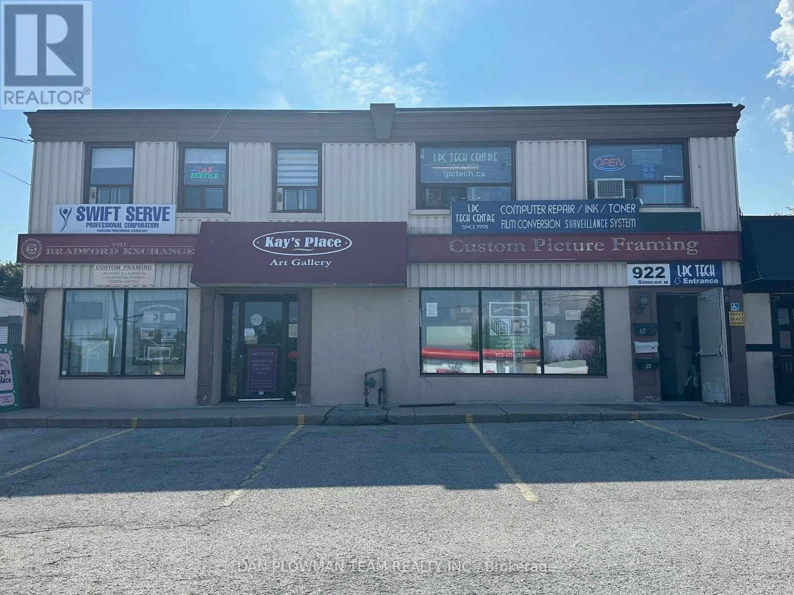 204 - 922 SIMCOE STREET N