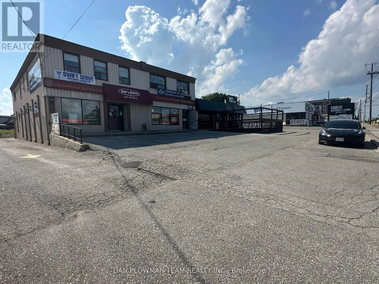 204 - 922 SIMCOE STREET N