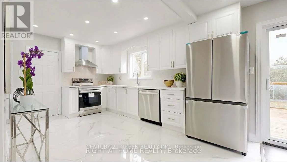 MAIN - 1813 ROSSLAND ROAD E