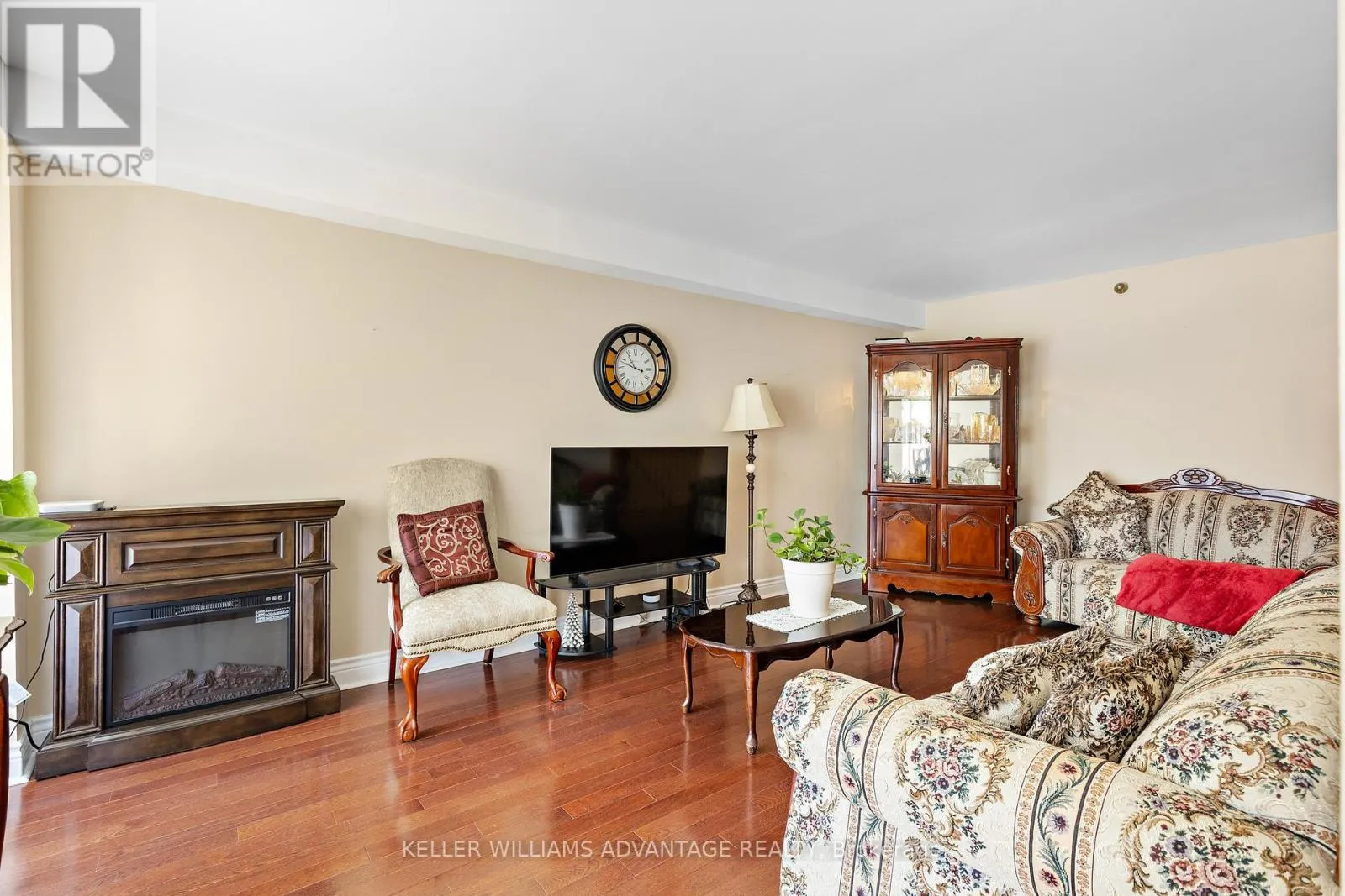 17 - 1051 SANDHURST CIRCLE