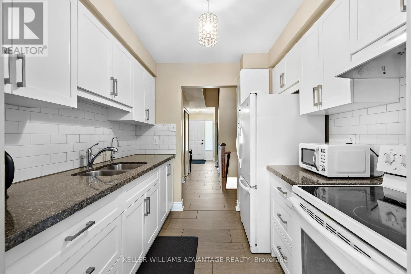 17 - 1051 SANDHURST CIRCLE