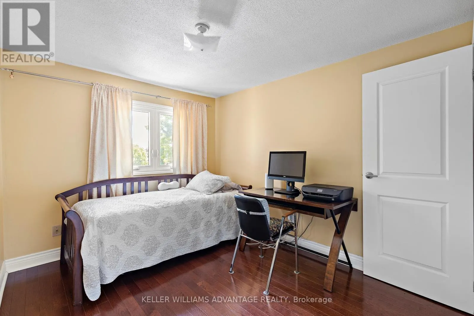 17 - 1051 SANDHURST CIRCLE