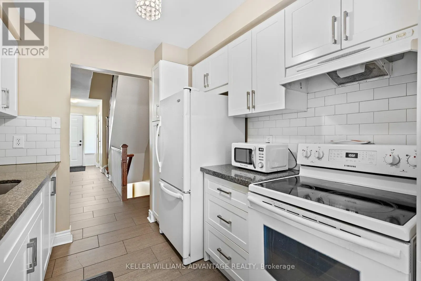 17 - 1051 SANDHURST CIRCLE