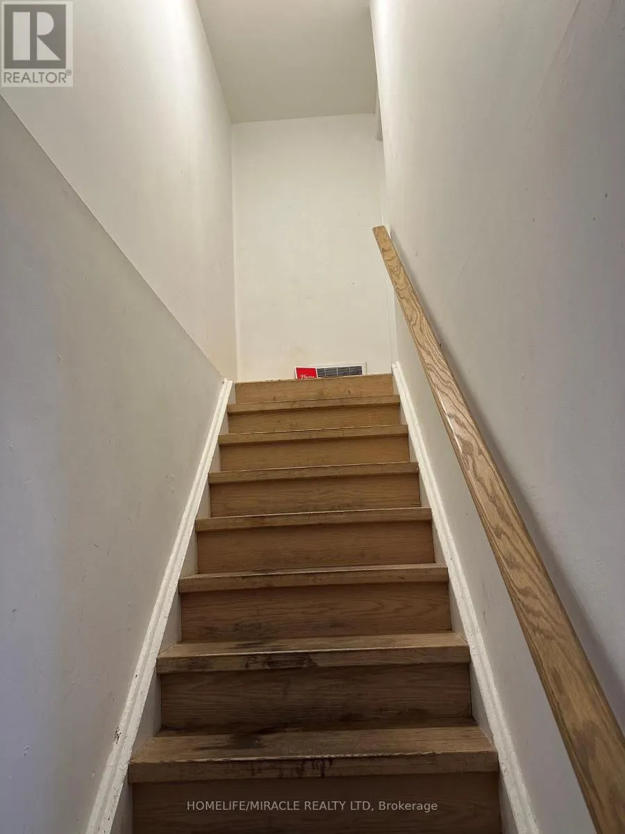 UPPER - 47 HORSELEY HILL DRIVE