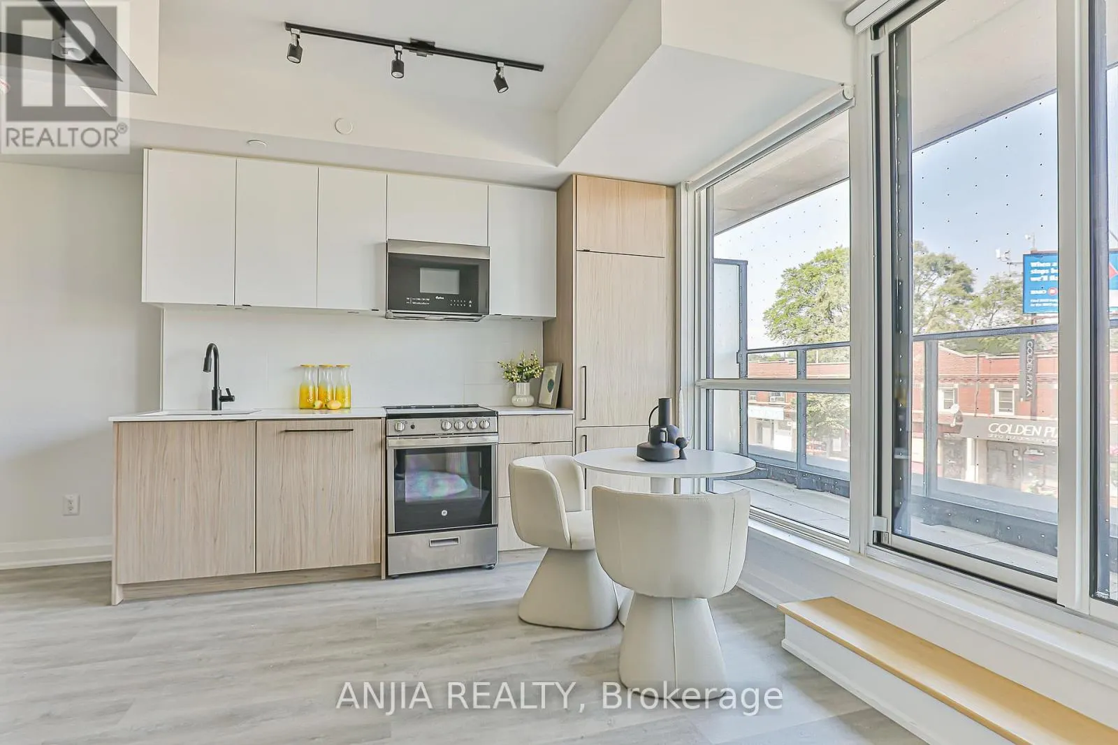 207 - 2369 DANFORTH AVENUE