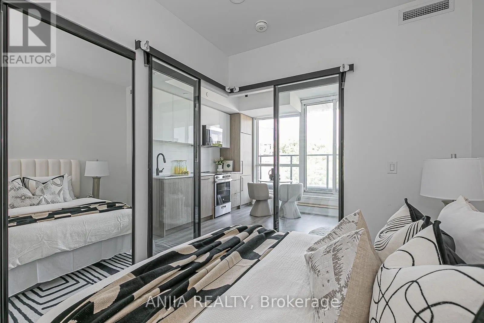 207 - 2369 DANFORTH AVENUE
