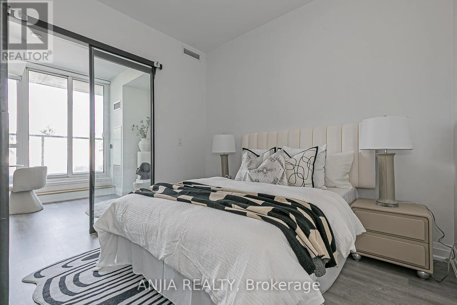 207 - 2369 DANFORTH AVENUE