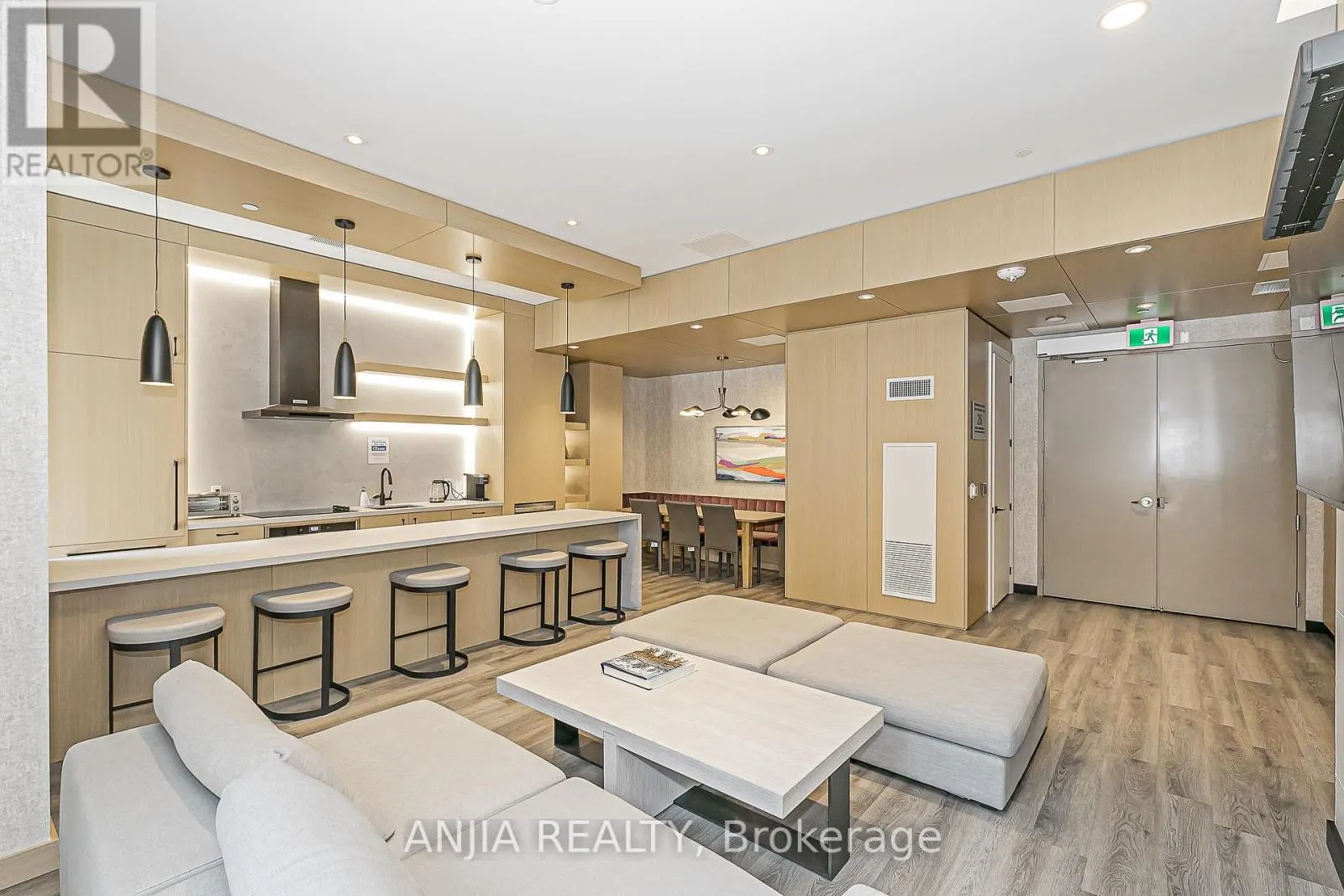 207 - 2369 DANFORTH AVENUE