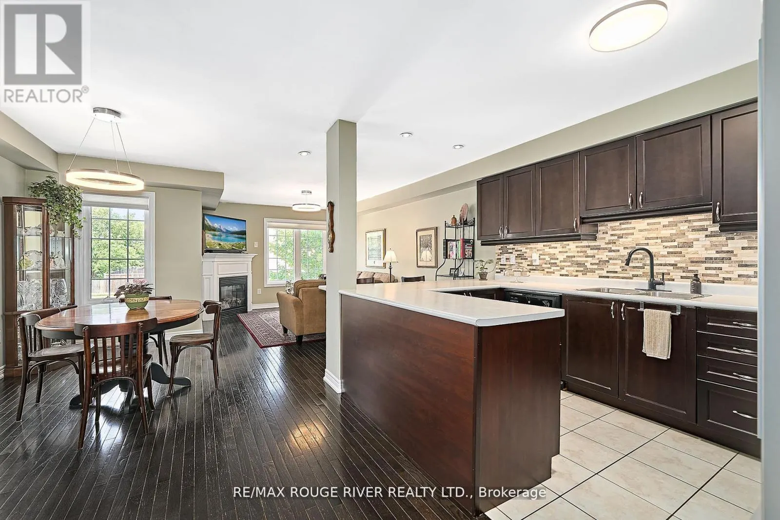 26 LANDER CRESCENT