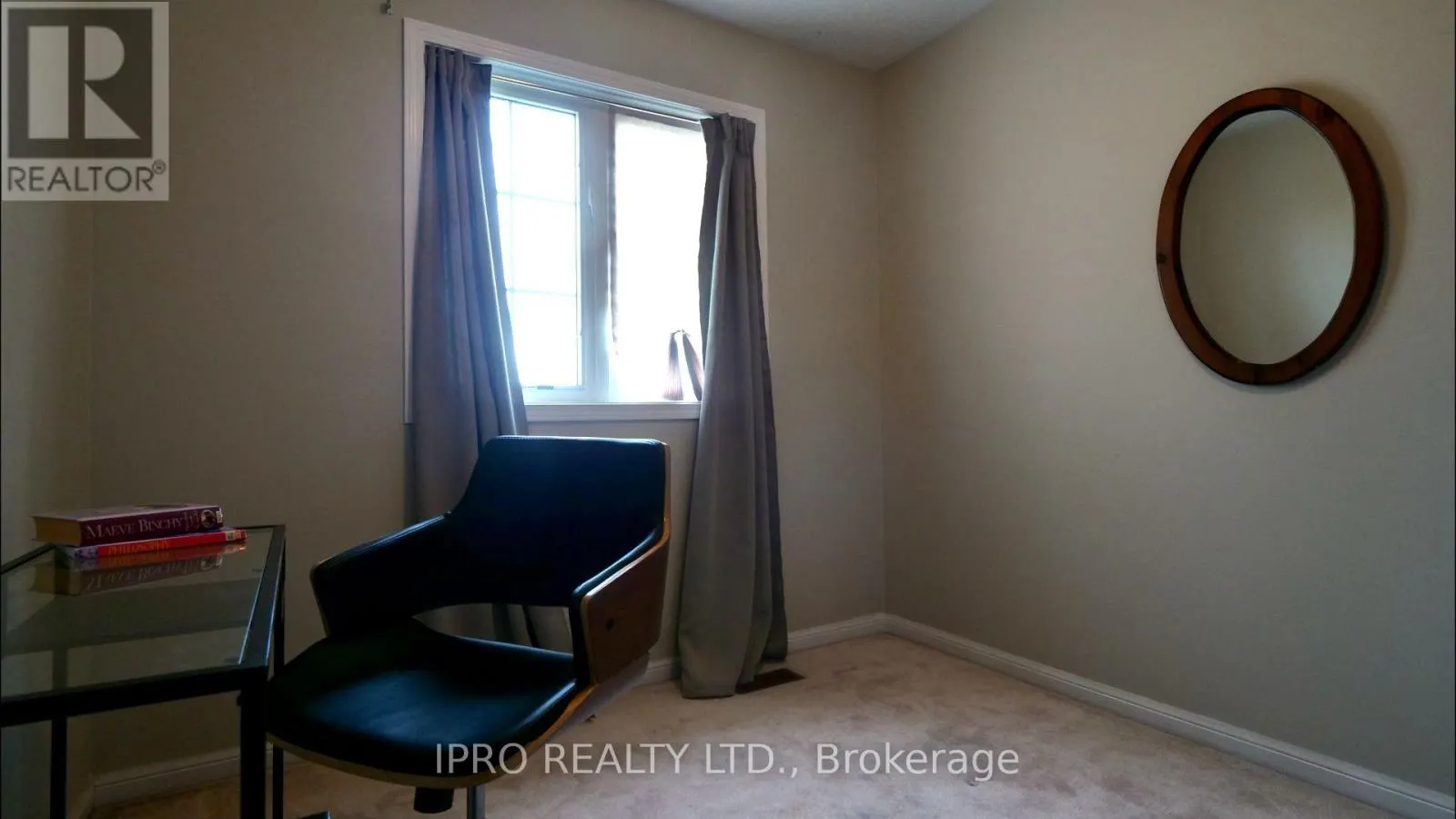 906 BOURNE CRESCENT