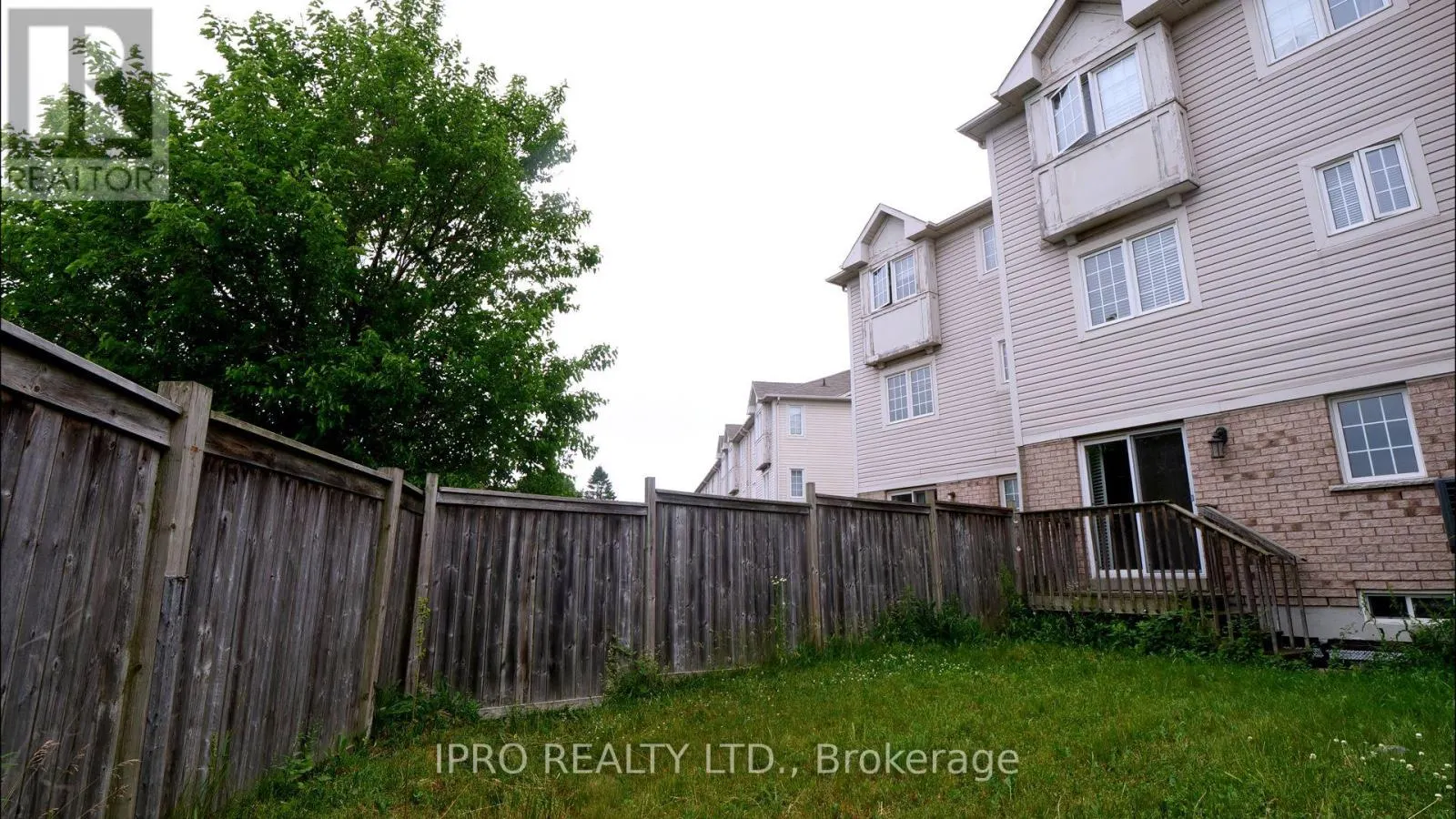 906 BOURNE CRESCENT