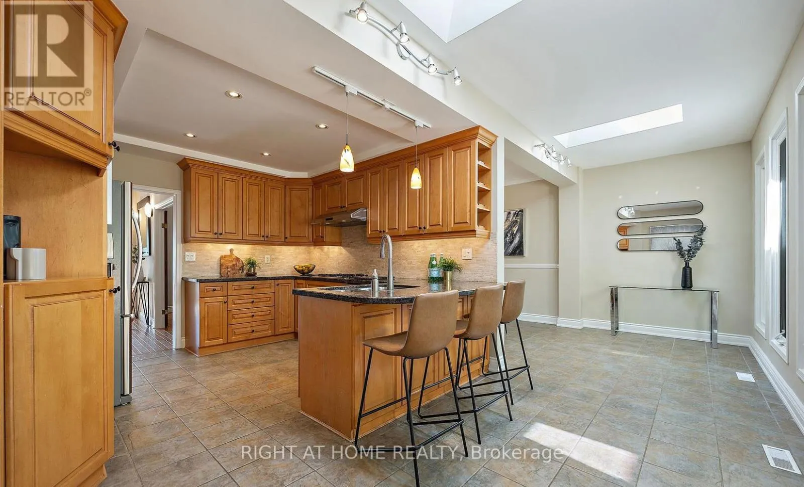 40 CATALINA DRIVE