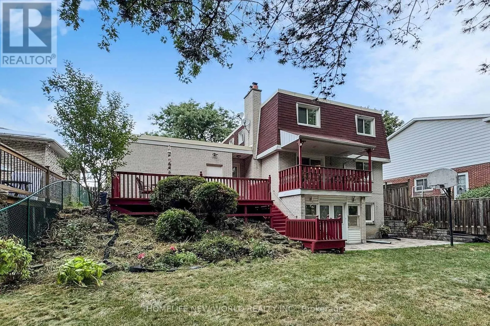 781 HUNTINGWOOD DRIVE