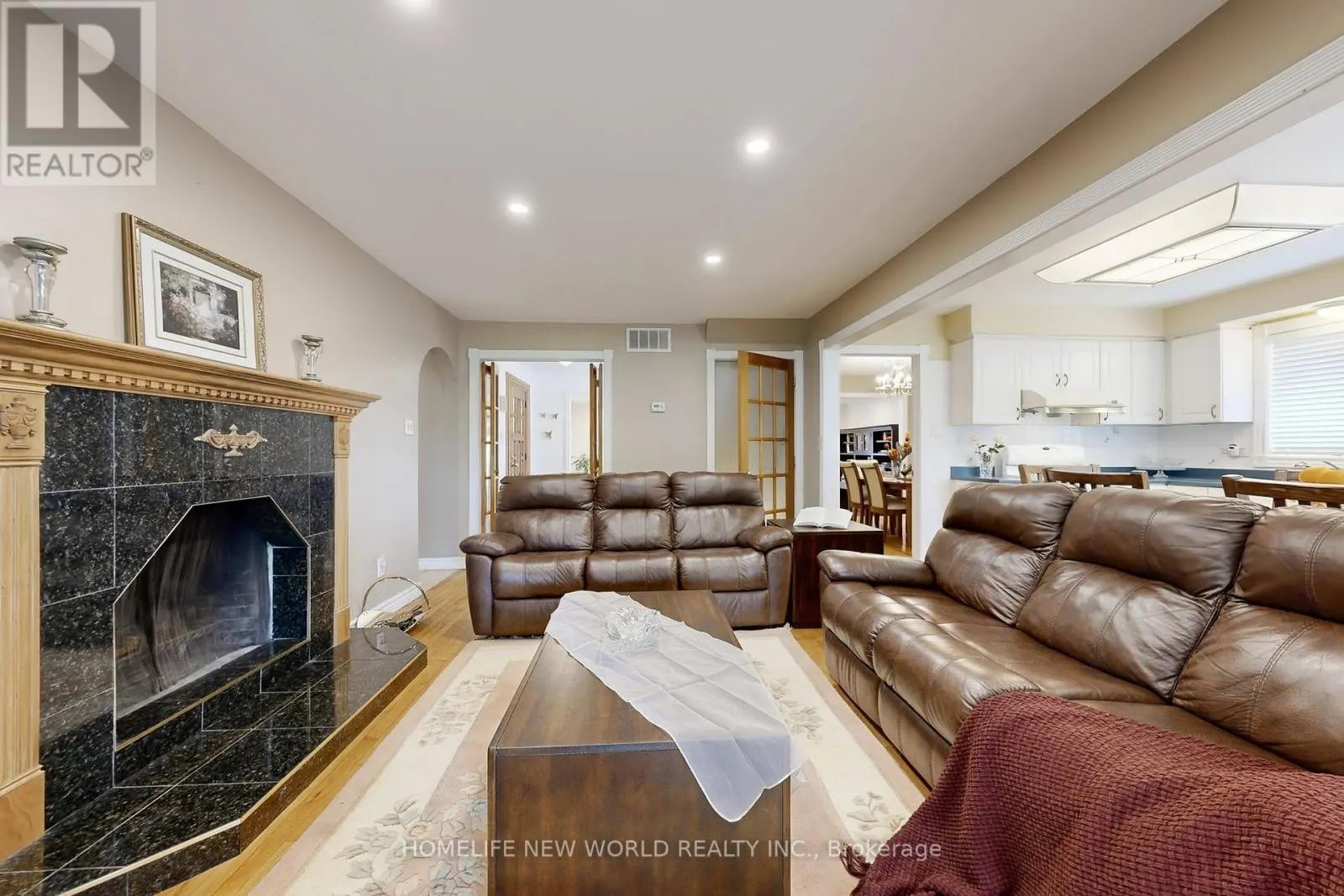 781 HUNTINGWOOD DRIVE