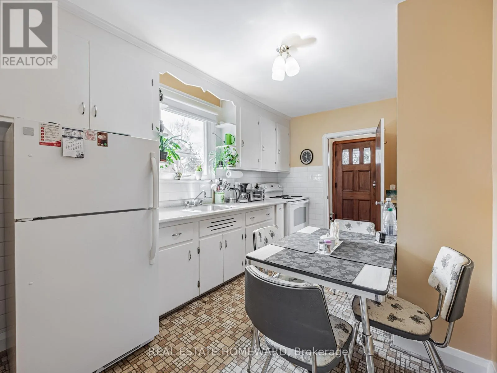 733 PHARMACY AVENUE