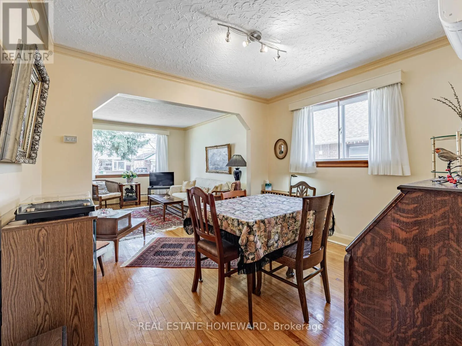 733 PHARMACY AVENUE