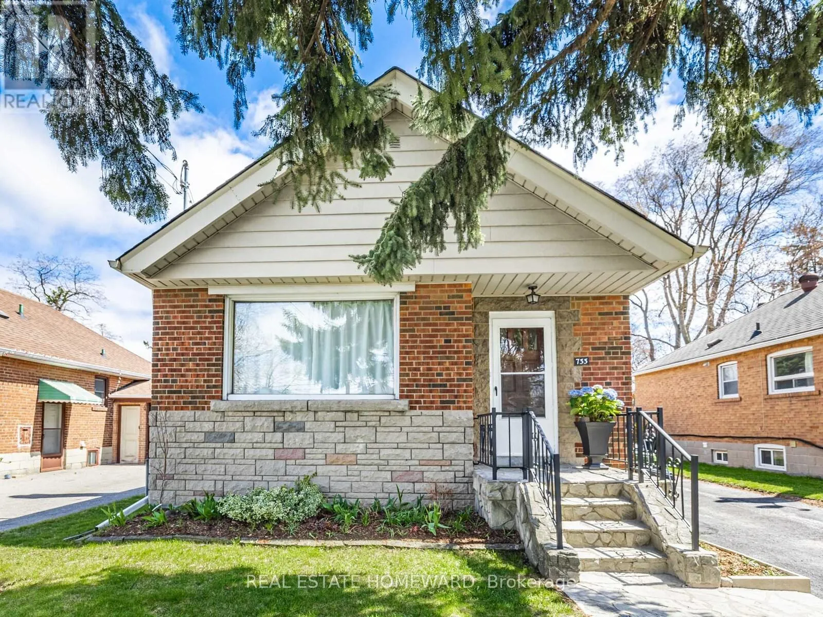 733 PHARMACY AVENUE