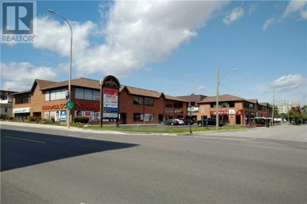 ## 204 -114 DUNDAS ST E, Whitby