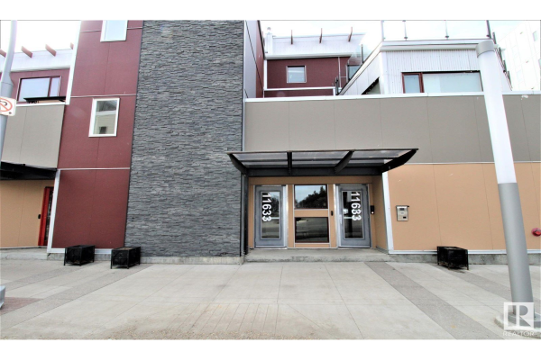 #211 11633 105 AV NW, Edmonton