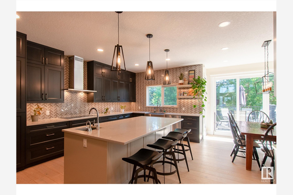 324 DARLINGTON CR NW, Edmonton