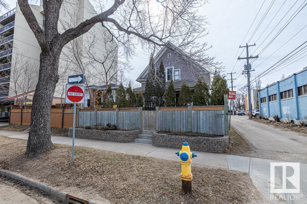 9351 105 AV NW, Edmonton
