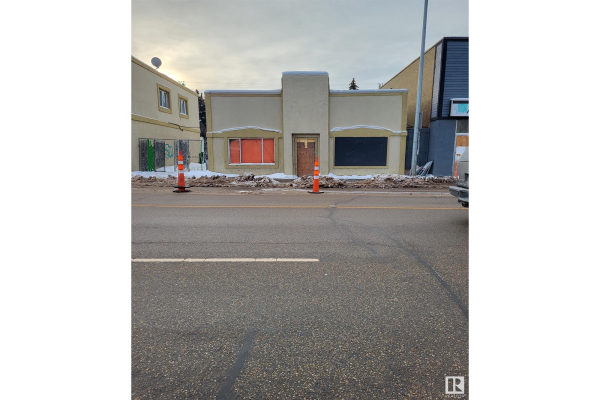 9325 111 AV NW, Edmonton