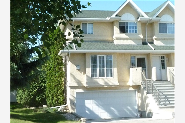 #1 2419 133 AV NW, Edmonton