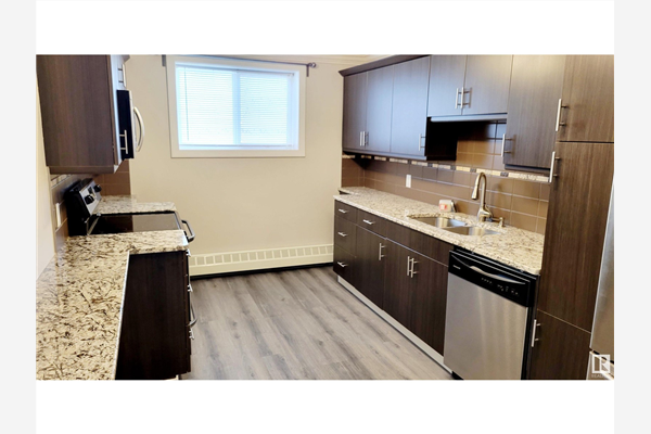 #3 9640 82 AV NW, Edmonton