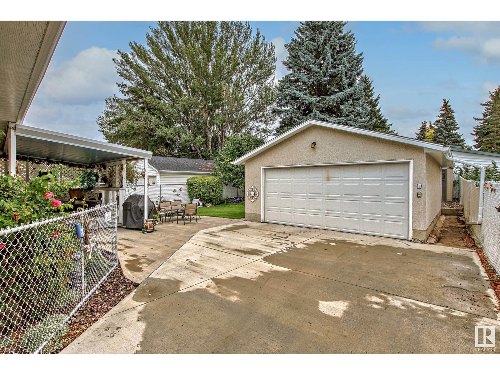 1016 MOYER DR