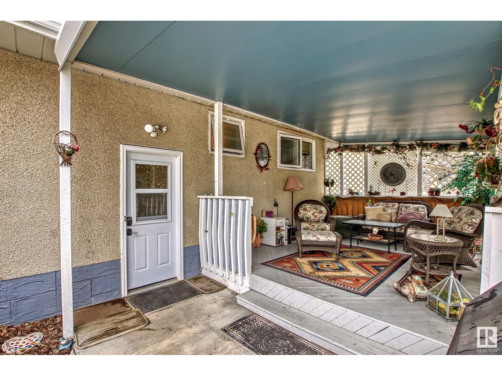 1016 MOYER DR