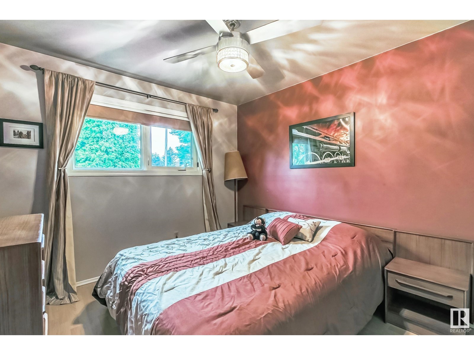 1016 MOYER DR
