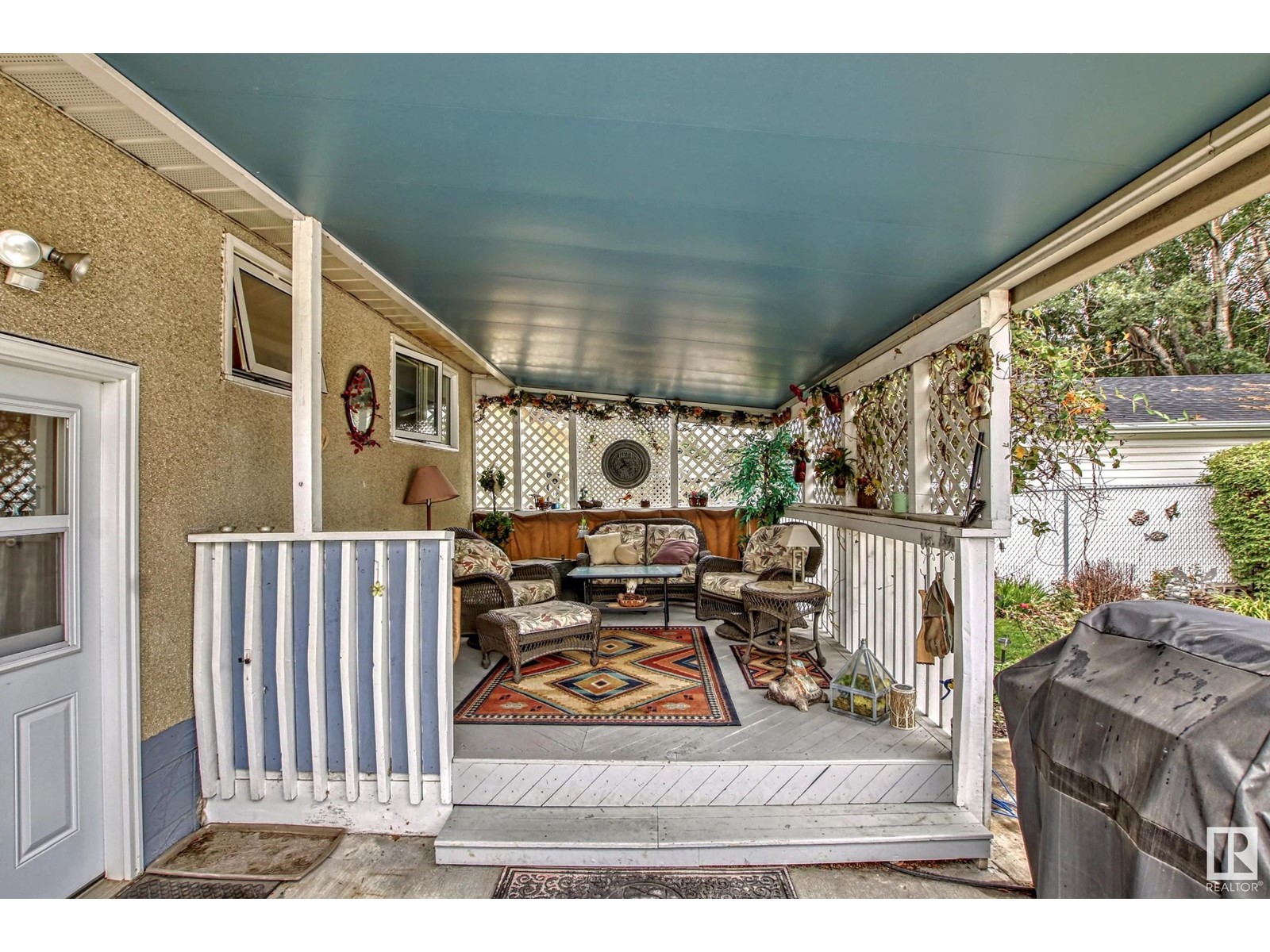 1016 MOYER DR