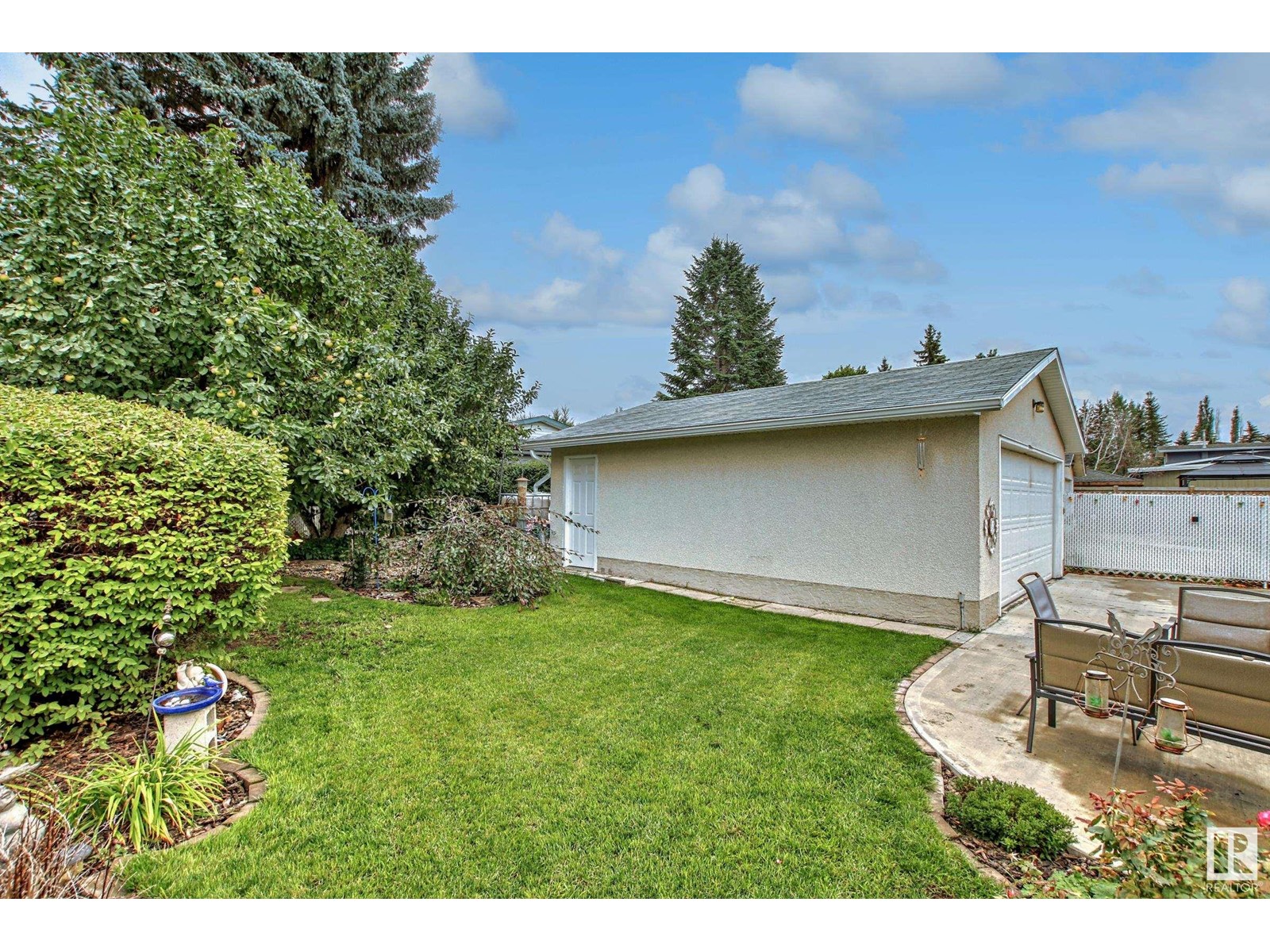 1016 MOYER DR