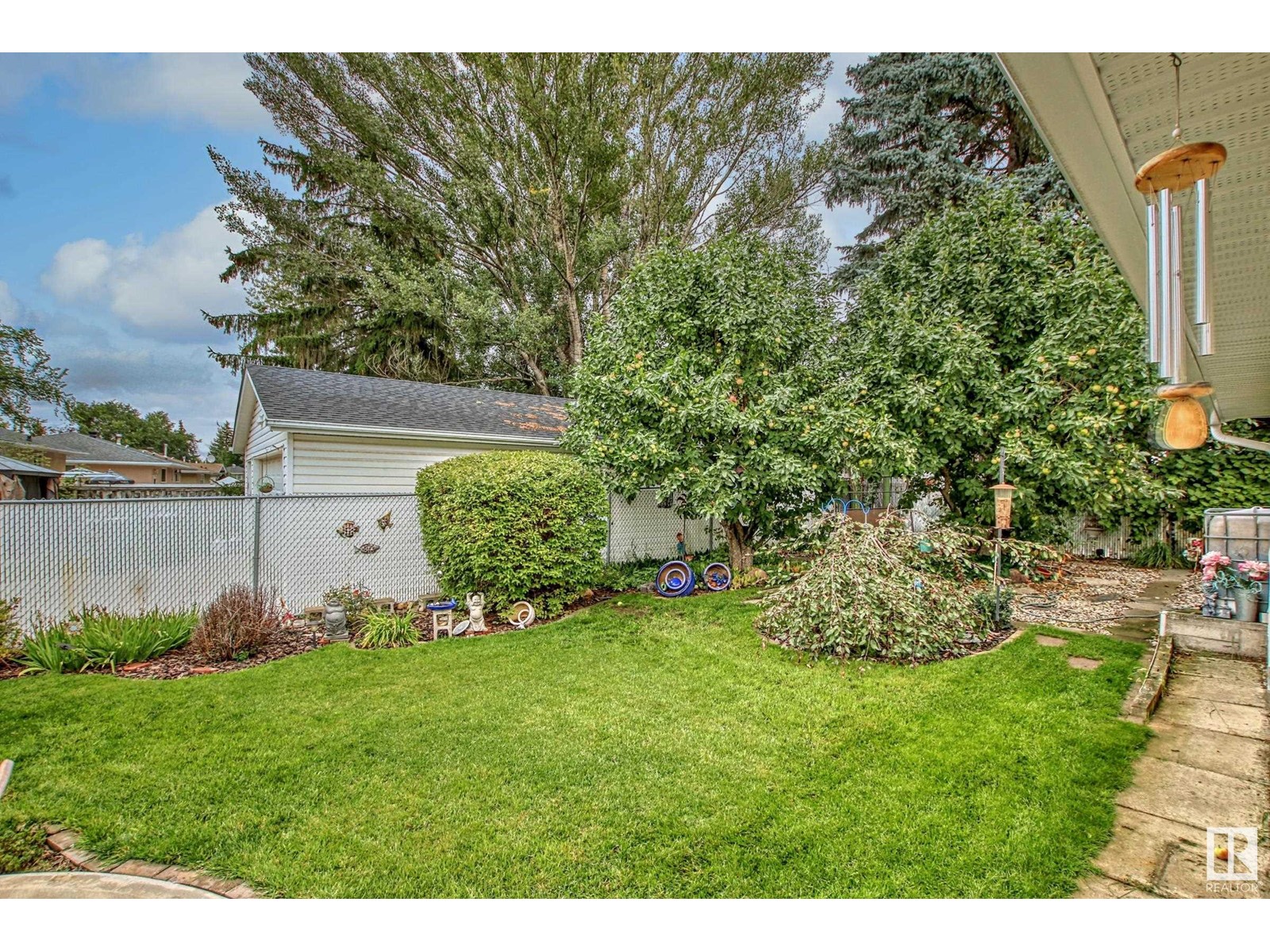 1016 MOYER DR