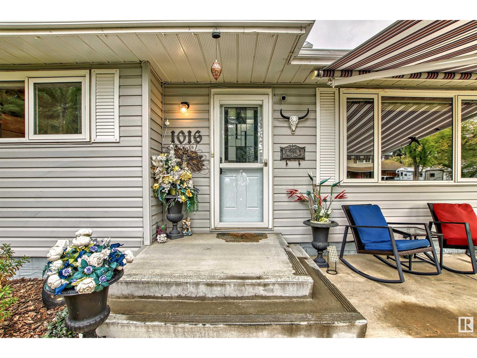 1016 MOYER DR