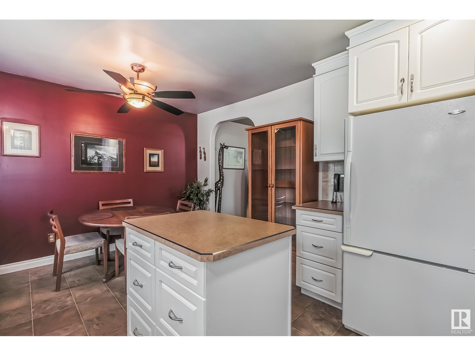 1016 MOYER DR
