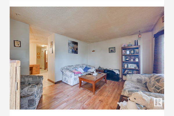 4651 126 AV NW, Edmonton