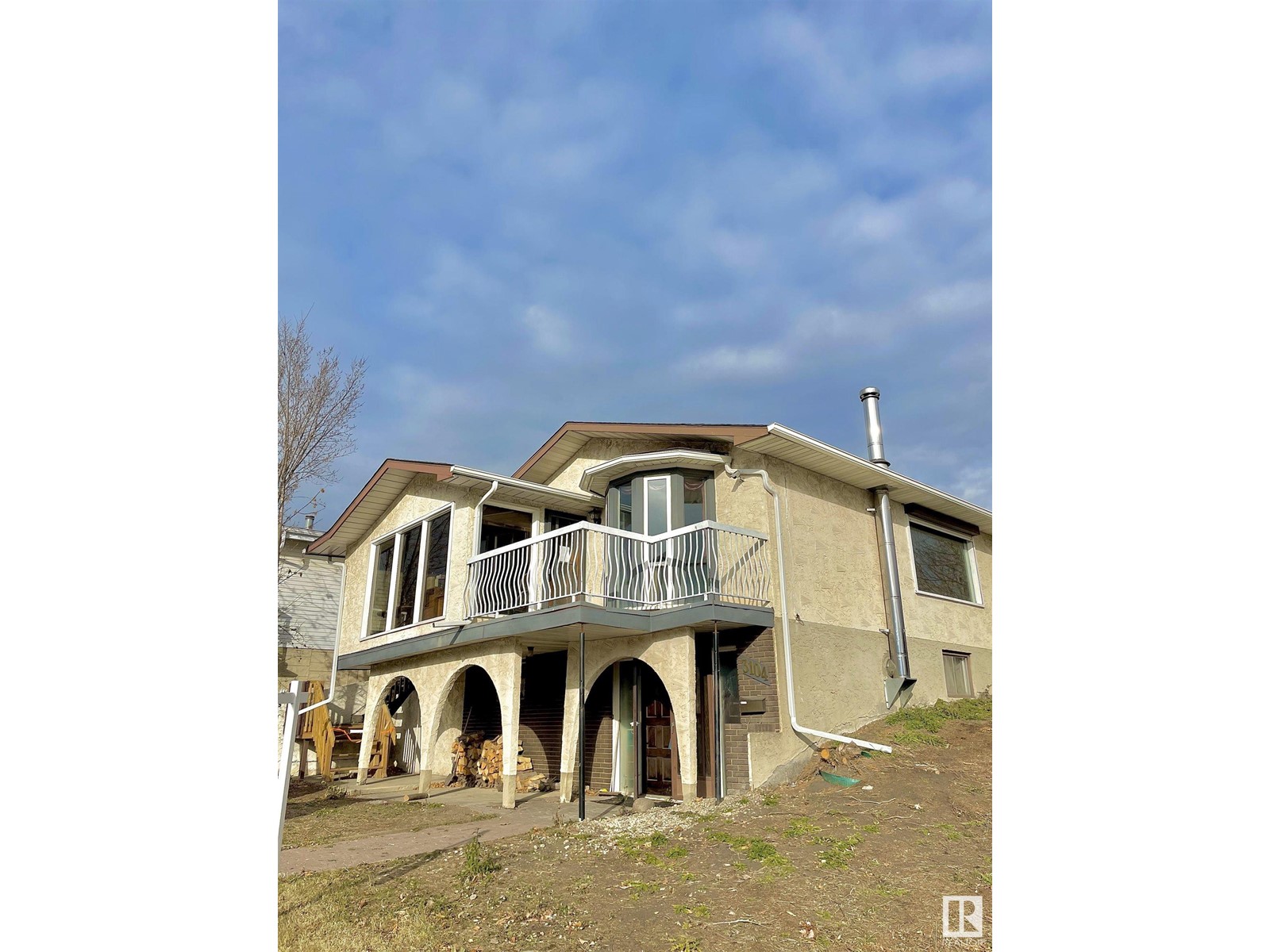 3104 102 AV NW