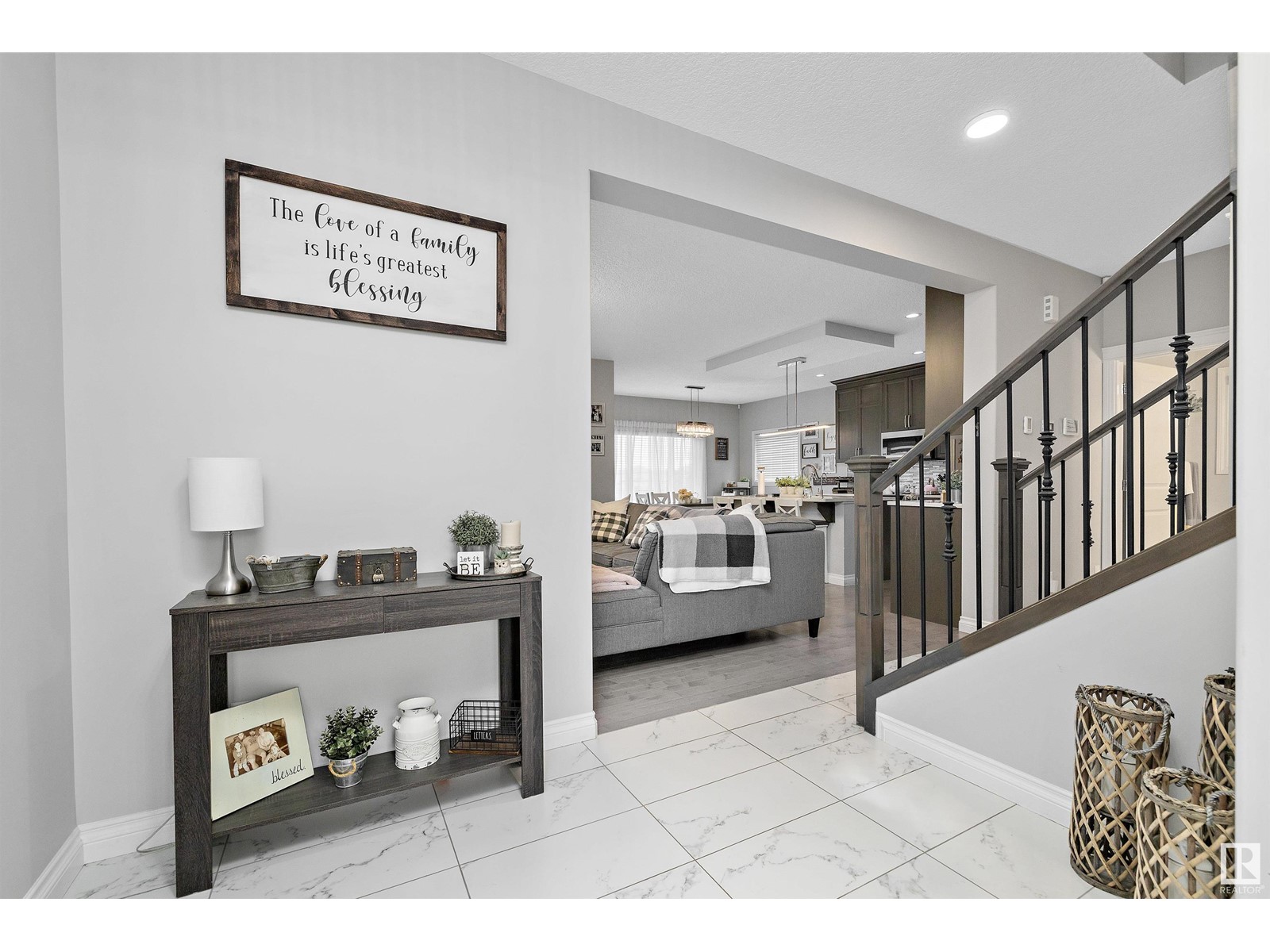 1386 Secord LD NW