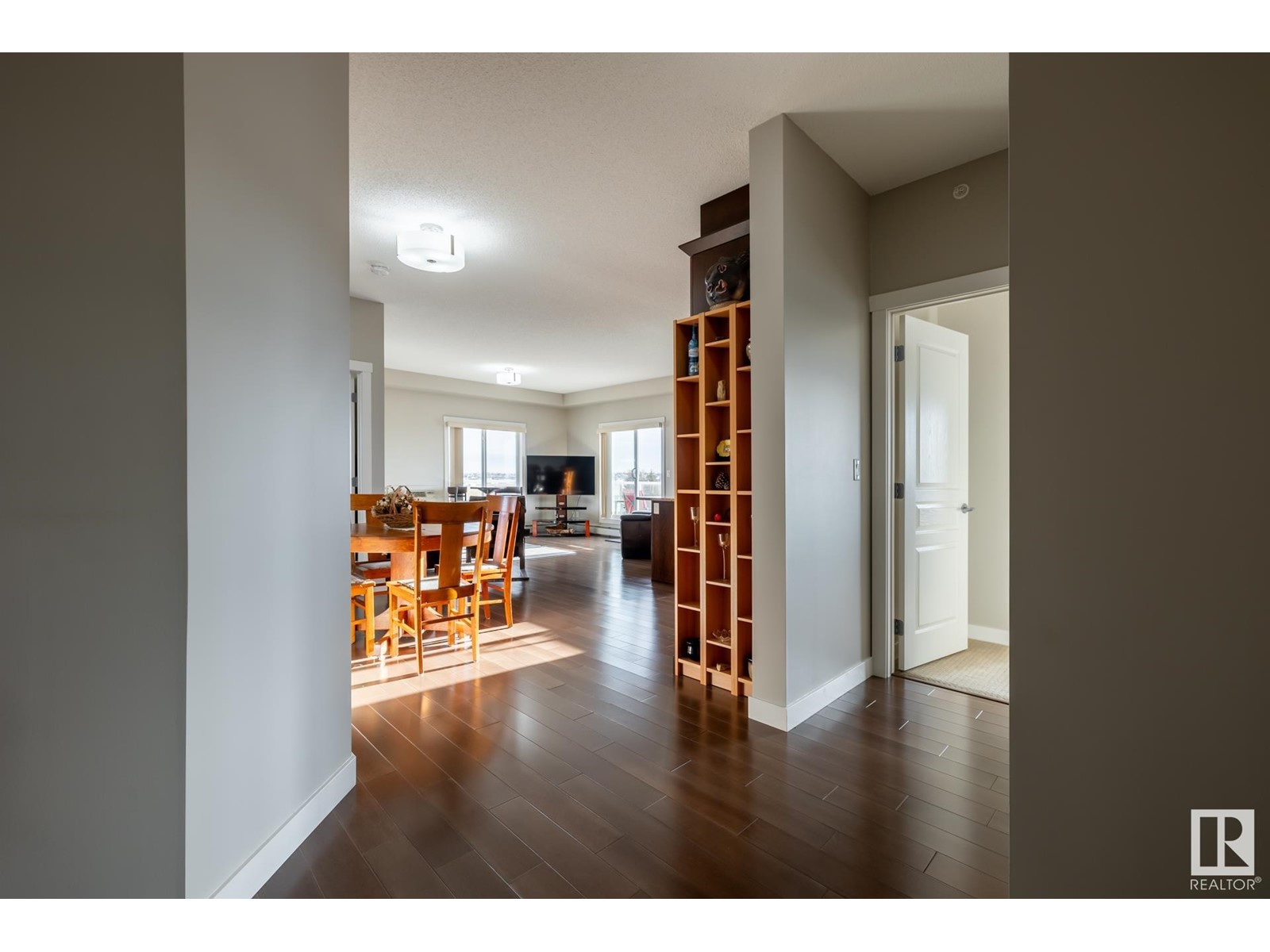 #417 2207 44 AV NW