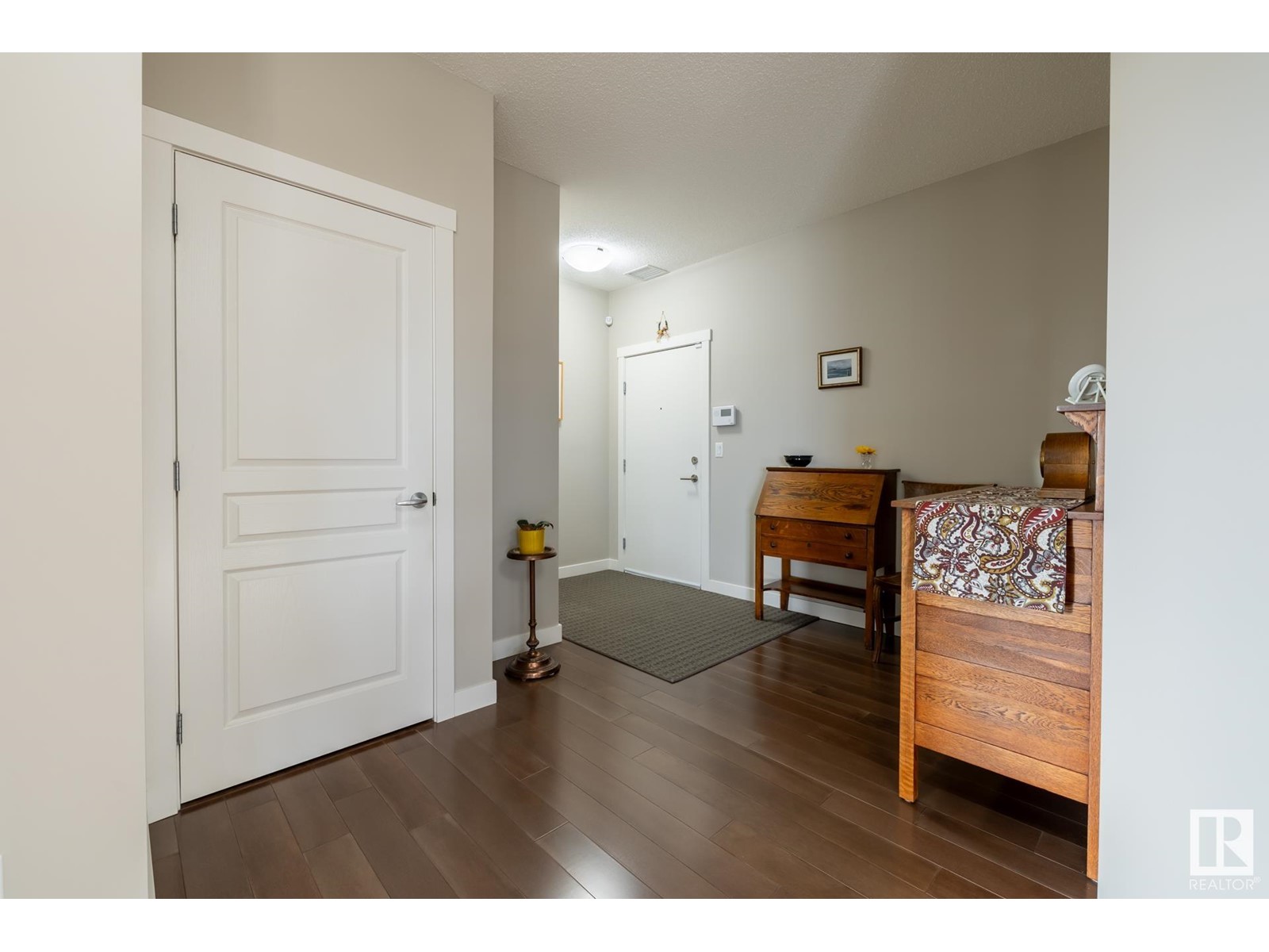 #417 2207 44 AV NW