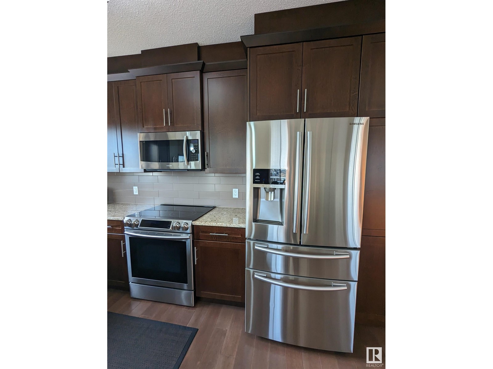 #417 2207 44 AV NW