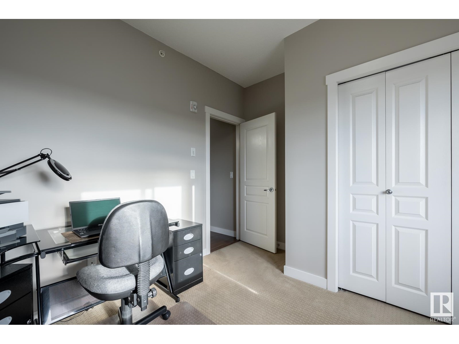 #417 2207 44 AV NW