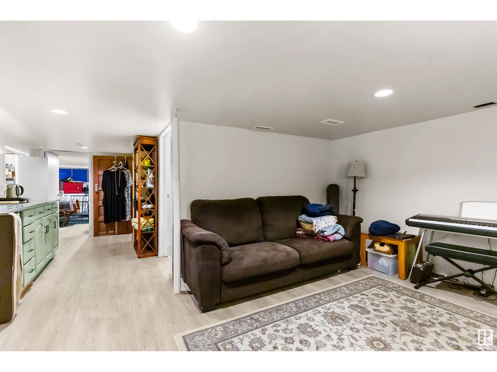 9805 153 ST NW