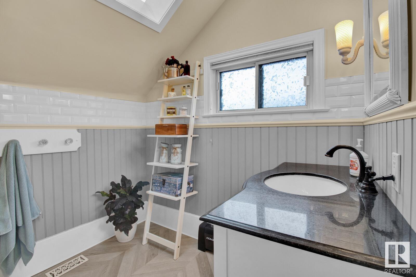 10508 127 ST NW