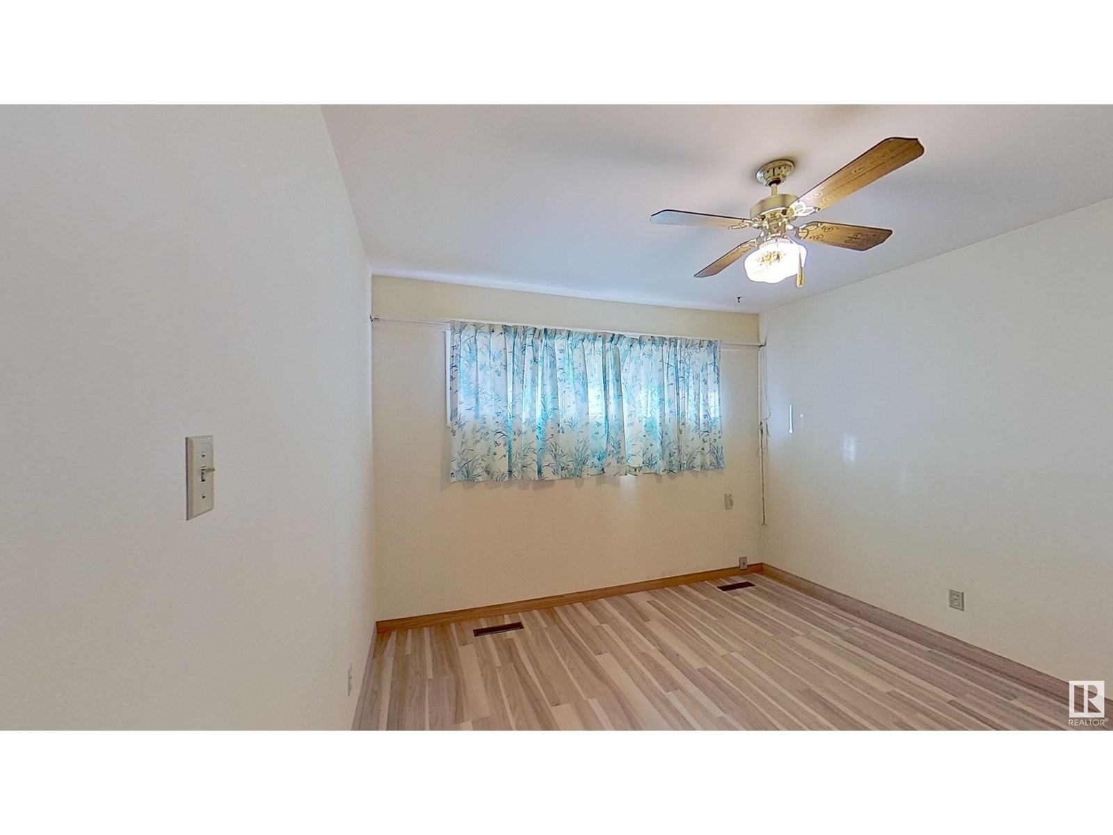 11036 159 ST NW