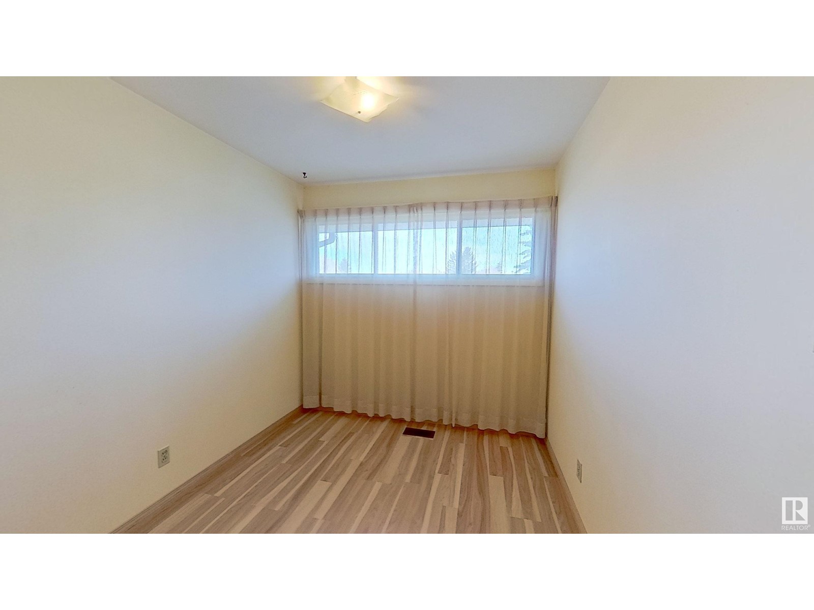 11036 159 ST NW
