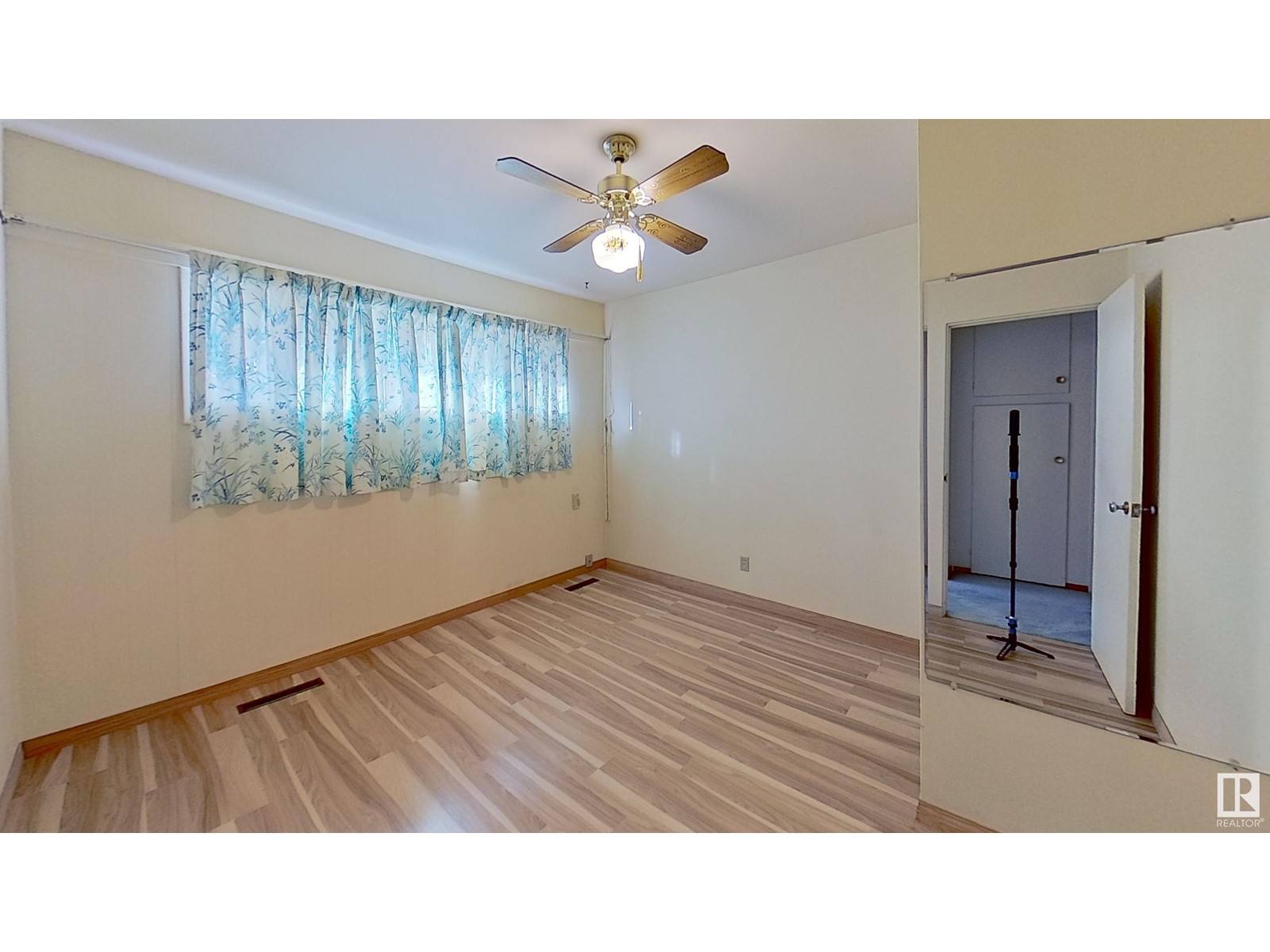 11036 159 ST NW