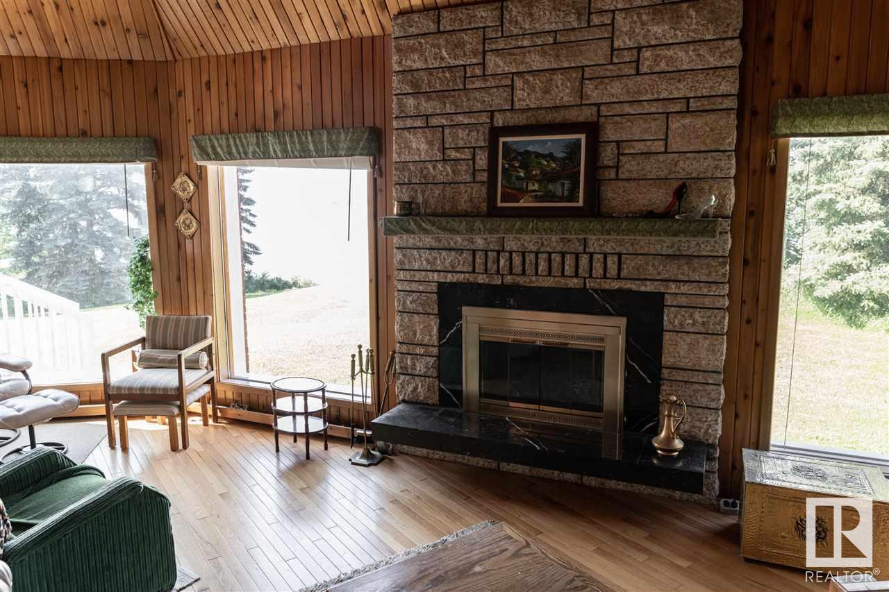 8 BAYVIEW CR